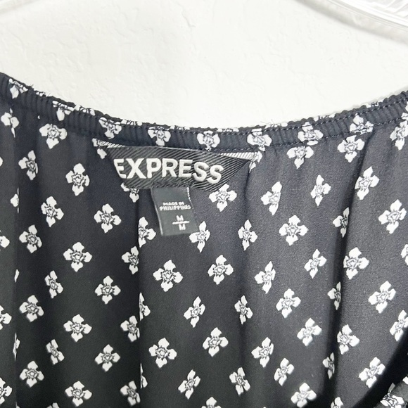 EXPRESS BLACK WHITE FLORAL WOMEN LONG SLEEVE POLYESTER DRESS SIZE MEDIUM - Picture 2 of 5